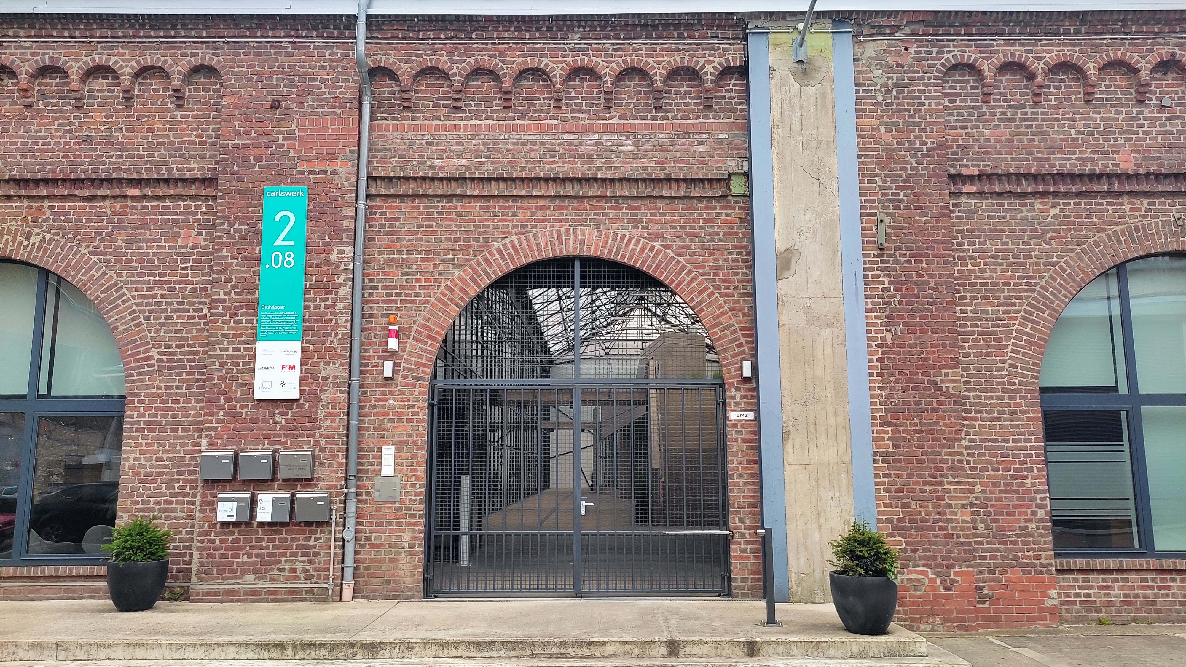 Entry Building 2.08 â Drahtlager